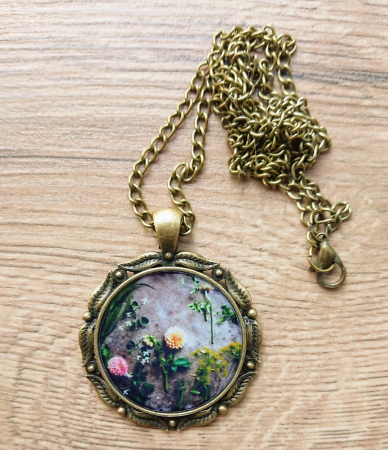 Oval glazed necklace with flowers image, by Anahit Harutyunyan