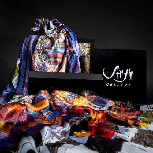 "Gurten De Sinne", by Anahit Mirijanyan. Wearable Art.