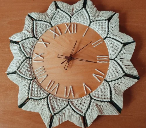 «Ծաղիկ», ձեռագործ պատի ժամացույց, հեղինակ՝ Նաիրա Մխիթարյան